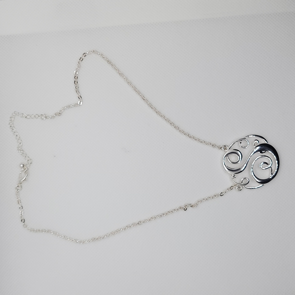 Costume Jewlery "S" necklace.